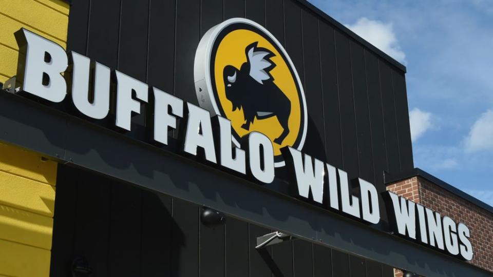 buffalo wild wings restaurant