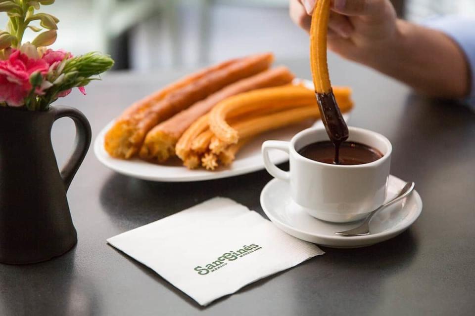 Lugares para comer churros con chocolate 