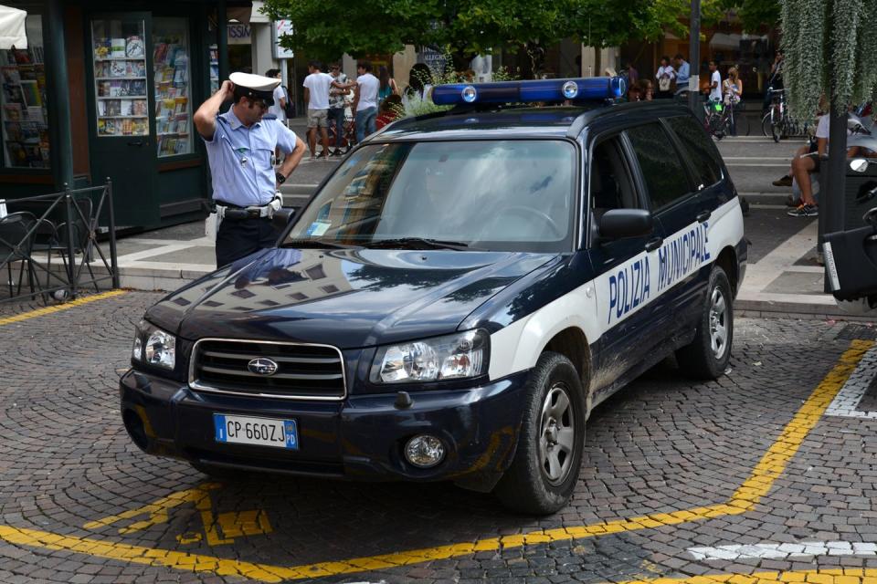 subaru forester police car in italy