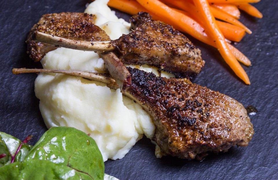 <p>Pork chops, lamb chops and veal chops make for some great celebratory meals. Next time you cook a festive meal for your family, try whipping up lamb chops or other <a href="https://www.thedailymeal.com/holidays/lamb-prime-rib-and-10-other-easter-feasts-arent-ham-slideshow?referrer=yahoo&category=beauty_food&include_utm=1&utm_medium=referral&utm_source=yahoo&utm_campaign=feed" rel="nofollow noopener" target="_blank" data-ylk="slk:recipes that aren’t ham;elm:context_link;itc:0;sec:content-canvas" class="link ">recipes that aren’t ham</a>. According to the FDA, chops last in the refrigerator for three to five days.</p>