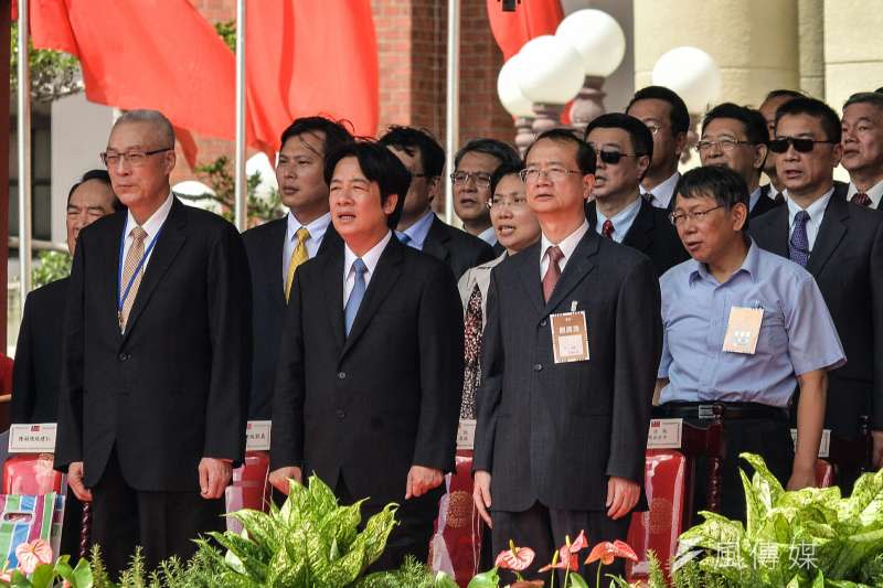 2017-10-10-中華民國106年度國慶日，總統府前國慶典禮，行政院長賴清德唱國歌。106年國慶大典。（甘岱民攝）