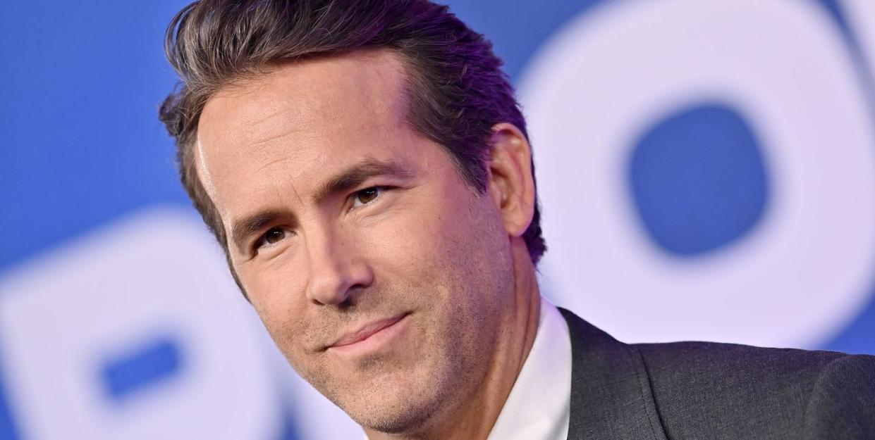 santa monica, california december 06 ryan reynolds attends the 2022 peoples choice awards at barker hangar on december 06, 2022 in santa monica, california photo by axellebauer griffinfilmmagic