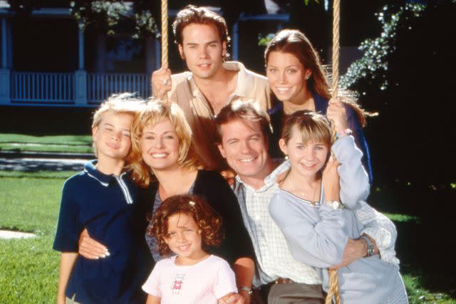 <p>James Sorenson / A Spelling Prod. / Courtesy of Everett</p> The cast of '7th Heaven'