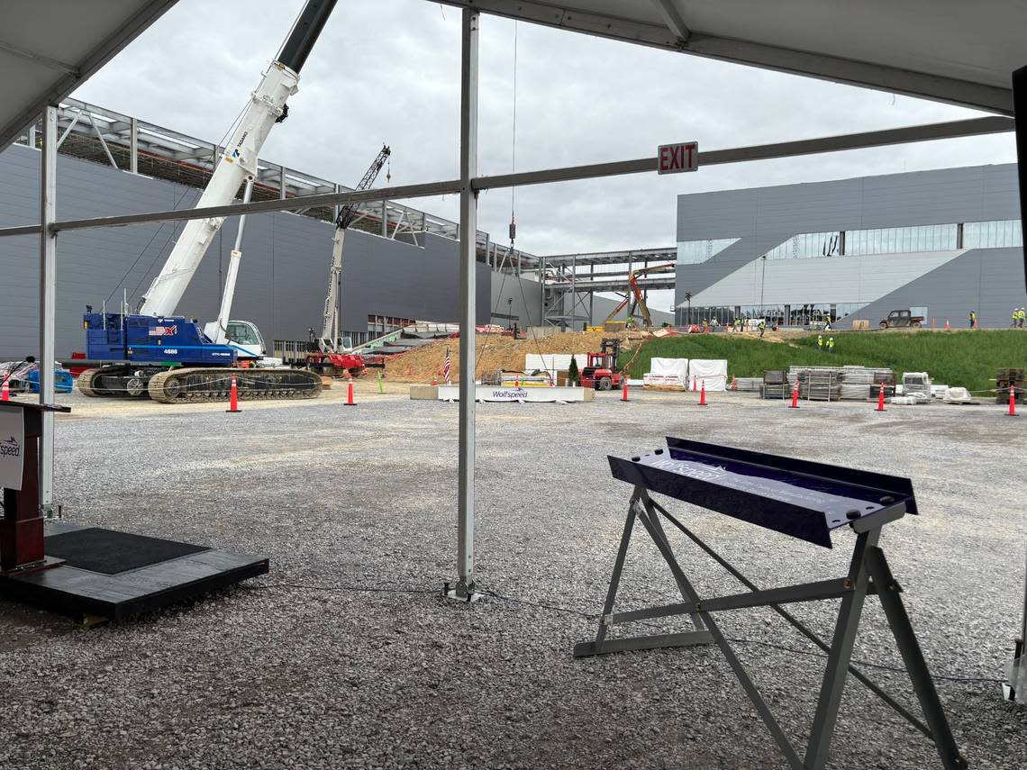 The Durham semiconductor chipmaker Wolfspeed celebrated the “topping out” of its Chatham County facility near Siler City on March 26, 2024. Construction on the site began in June. Brian Gordon/bgordon@newsobserver.com