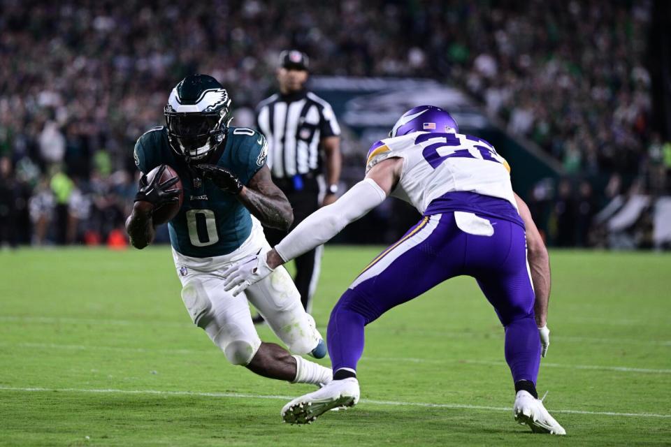 Philadelphia Eagles' D'Andre Swift during a game against the Minnesota Vikings.