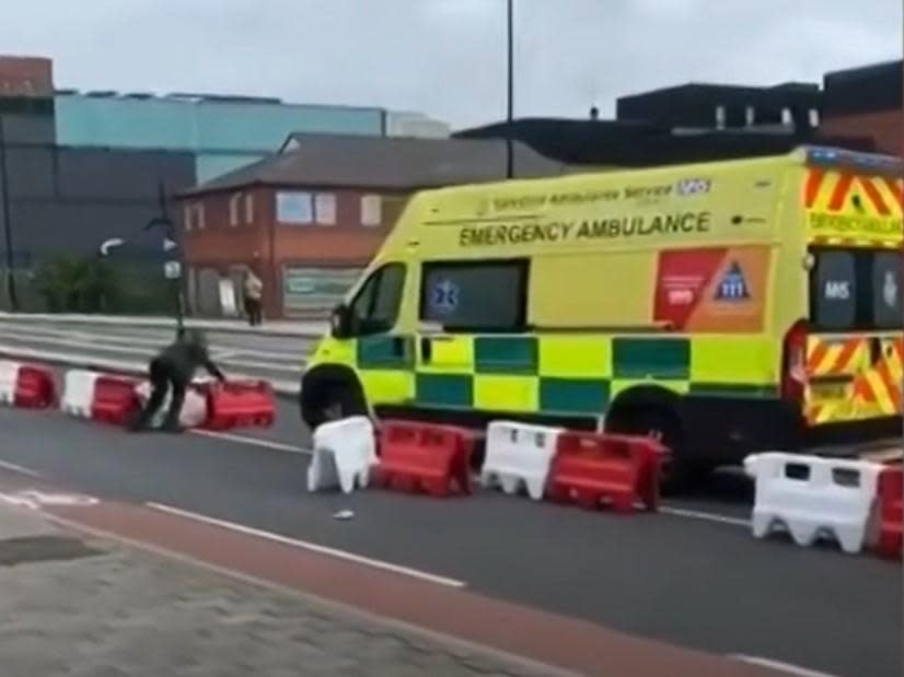 Ambulance blocked by temporary cycle lane in Sheffield: Sheffield Online / Screengrab