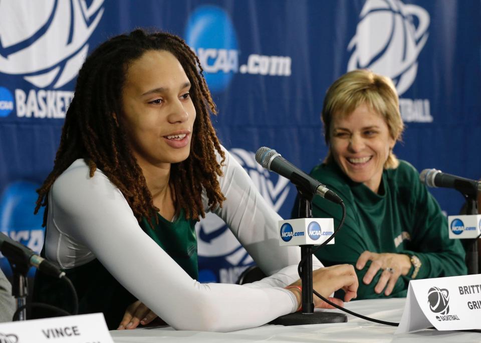 Mulkey (right) and Griner during a 2013 press conference.