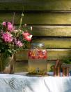 <p>La bonne idée de cette recette ? Les boutons de roses qui parfument agréablement la boisson.</p><p>Découvrir la recette de l'<a href="https://www.elle.fr/Elle-a-Table/Recettes-de-cuisine/Eau-detox-roses-fraises-et-citron-vert-3692897" rel="nofollow noopener" target="_blank" data-ylk="slk:Eau détox roses, fraises et citron vert;elm:context_link;itc:0;sec:content-canvas" class="link ">Eau détox roses, fraises et citron vert</a></p><br>