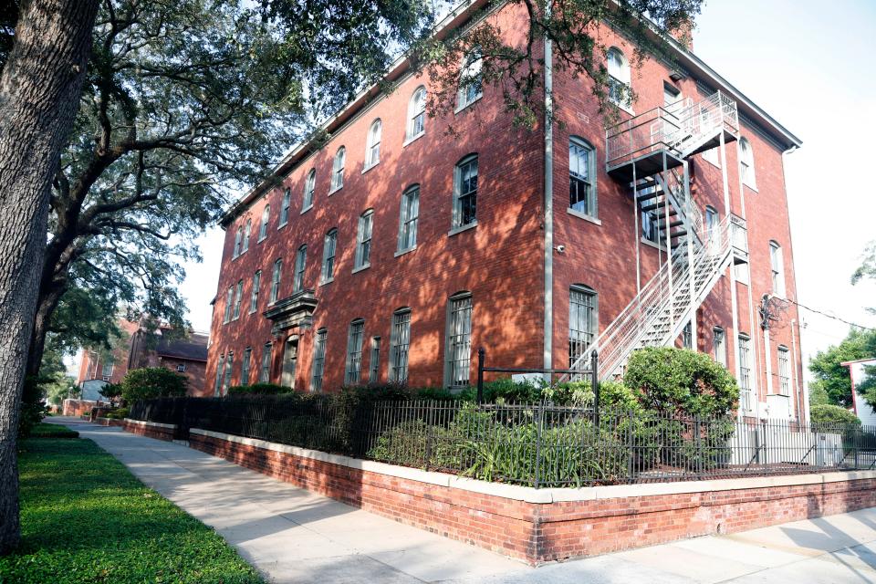 The Savannah College of Art and Design has removed the sign from the former Clarence Thomas Historic Preservation Center on East Broad Street.