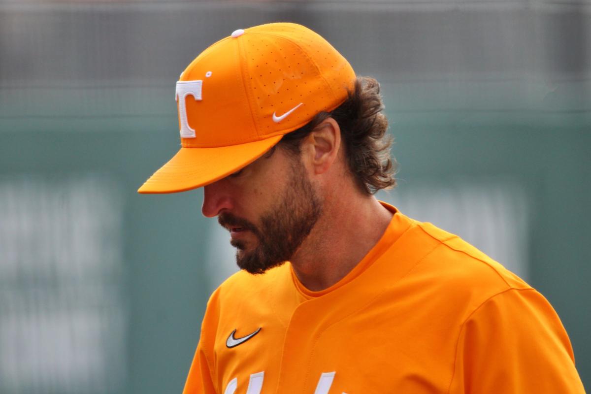 Tony Vitello reacts to Vols' game one loss to Arkansas