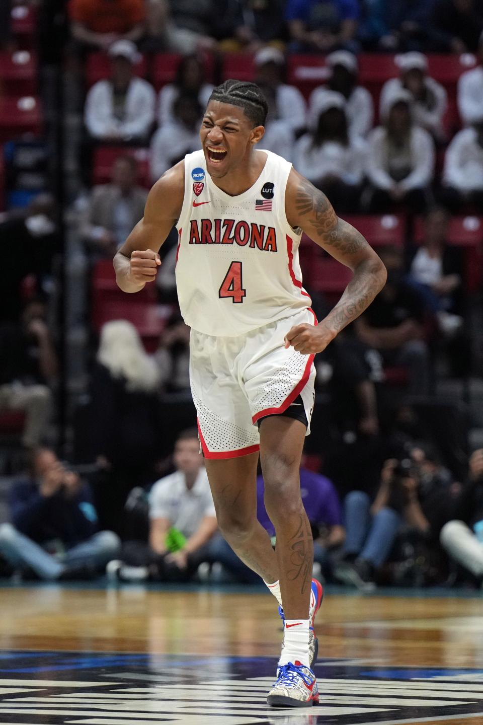 The Chicago Bulls choice Arizona wing Dalen Terry with the No. 18 pick in the 2022 NBA draft.