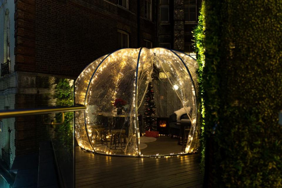 <p>Another great spot for a post-work pick-me-up, Market Halls Victoria has added some festive heated twinkly domes (bookable via <a href="https://www.designmynight.com/london/restaurants/victoria/market-hall-victoria-rooftop" rel="nofollow noopener" target="_blank" data-ylk="slk:Design My Night;elm:context_link;itc:0;sec:content-canvas" class="link ">Design My Night</a>) to its roof terrace, so you can sit and enjoy those sweeping London views without freezing to death in five minutes. </p><p><strong>Location: </strong>Market Hall Victoria<br>Click <a href="https://www.designmynight.com/london/restaurants/victoria/market-hall-victoria-rooftop" rel="nofollow noopener" target="_blank" data-ylk="slk:here;elm:context_link;itc:0;sec:content-canvas" class="link ">here</a> to find out more.  </p>