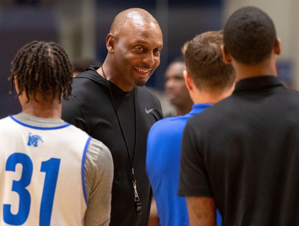 Memphis Tigers basketball head coach Penny Hardaway speaks to his team following an open Tigers practice Friday, Sept. 30, 2022, at the University of Memphis. 
