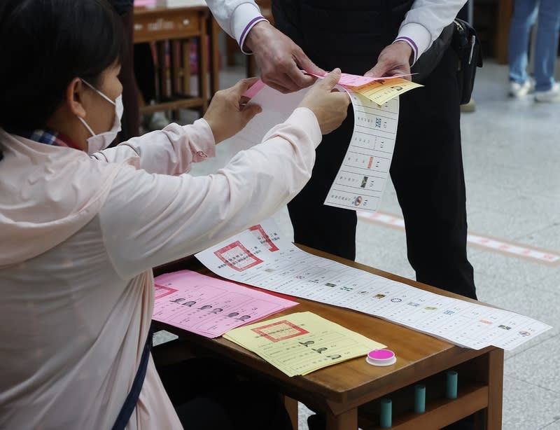 2024大選落幕，部分選民質疑是否應該驗票。（中央社資料照）