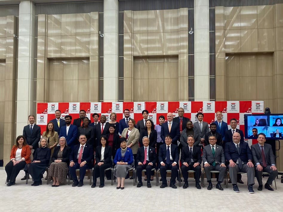 ▲東京知事小池百合子與36國50城市代表（新北柯副秘書長於第二排右1）合照。（圖：消防局提供）