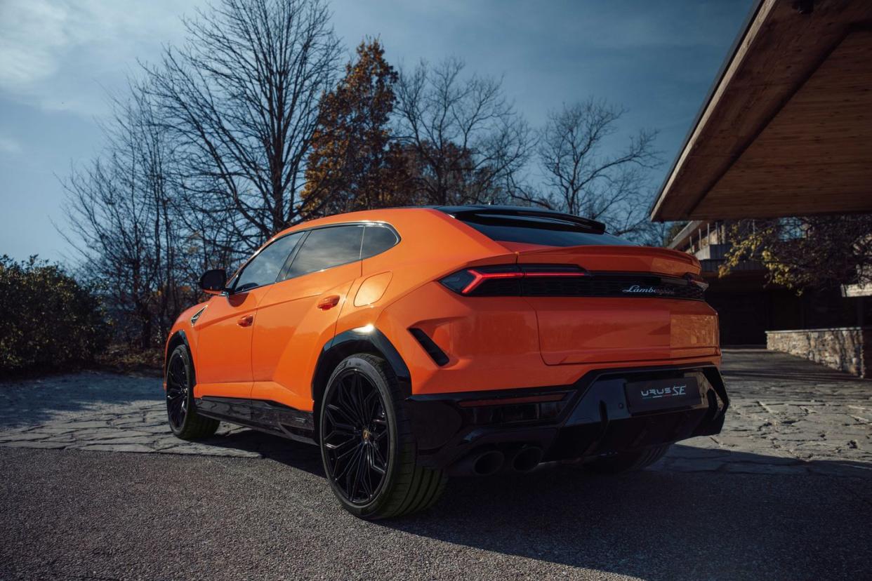 2025 lamborghini urus se