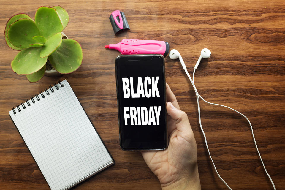  In vielen Online-Shops beginnen die Aktionen und Discounte bereits vor dem eigentlichen Black Friday. (Bild: Getty)