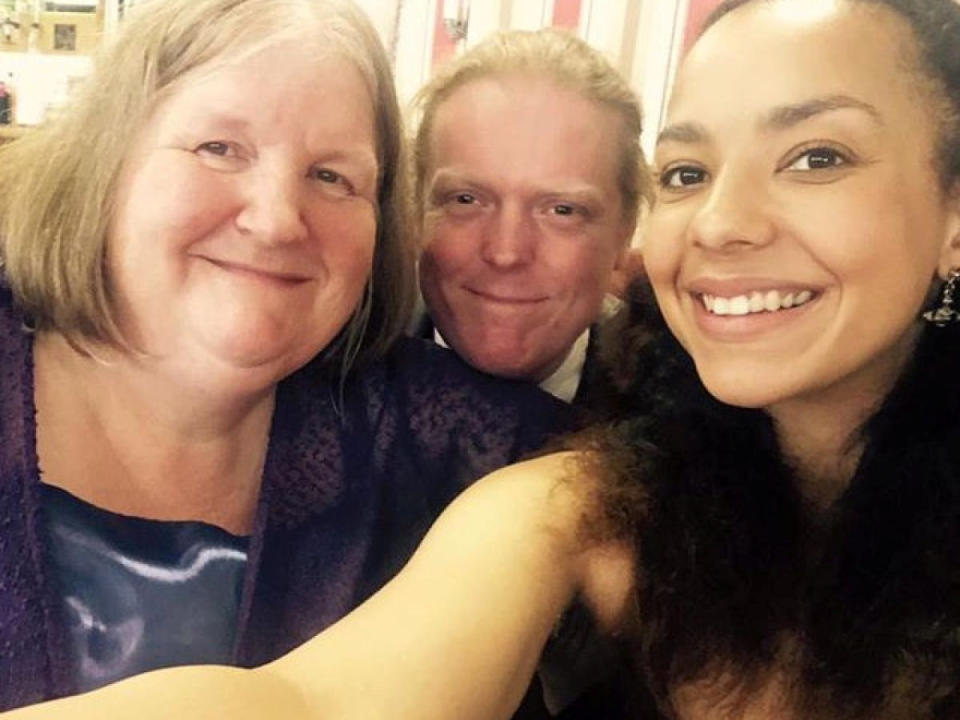 Sue and Jason Kelk on their wedding day with her daughter, Claire Griffin. (SWNS) 