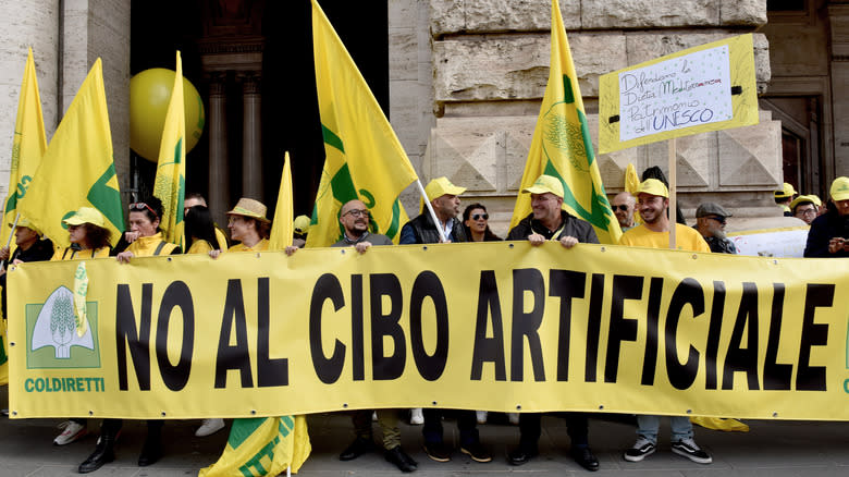 Italian demonstrators oppose cultivated meat