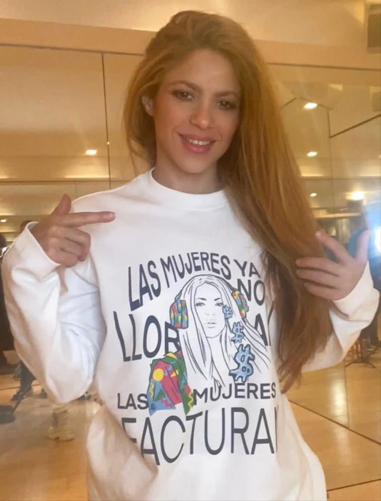 Shakira enseña la "sudadera de la venganza"