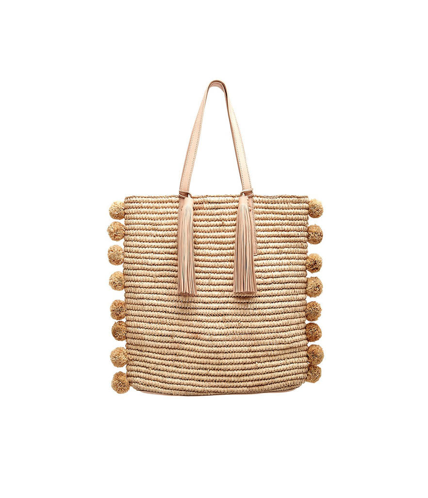 <p>Sac de croisière, 350$, <a rel="nofollow noopener" href="http://www.loefflerrandall.com/crtote-natural.html" target="_blank" data-ylk="slk:loefferrandall.com;elm:context_link;itc:0;sec:content-canvas" class="link ">loefferrandall.com</a>. </p>