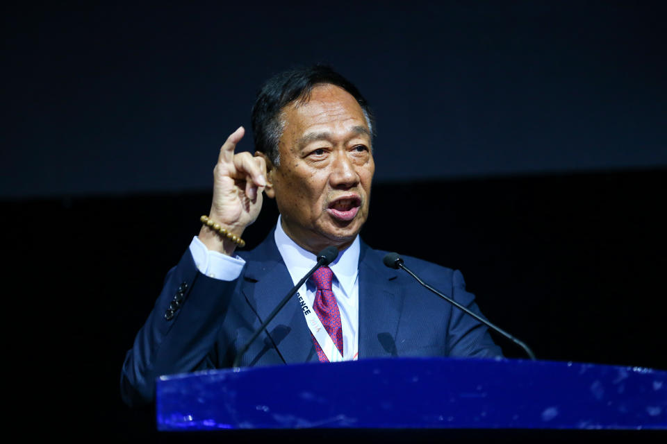 HANGZHOU, CHINA - OCTOBER 13:  Terry Gou, founder and chairman of Foxconn, makes speech during opening ceremony of the Computing Conference 2016 at Hangzhou Yunqi Cloud Town International Expo Centre on October 13, 2016 in Hangzhou, Zhejiang Province of China. The Computing Conference 2016 is held on October 13-16 with over 450 speech topics. Compared with its 2015 predecessor, Computing Conference 2016 reaches more Chinese cities and provides more useful information to perfectly embody the concept of "Computing Without Borders".  (Photo by VCG/VCG via Getty Images)