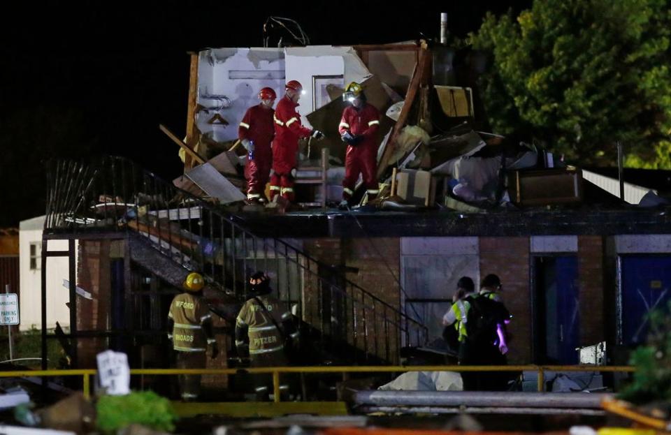 At Least 2 Killed and 29 Injured After Oklahoma Tornado