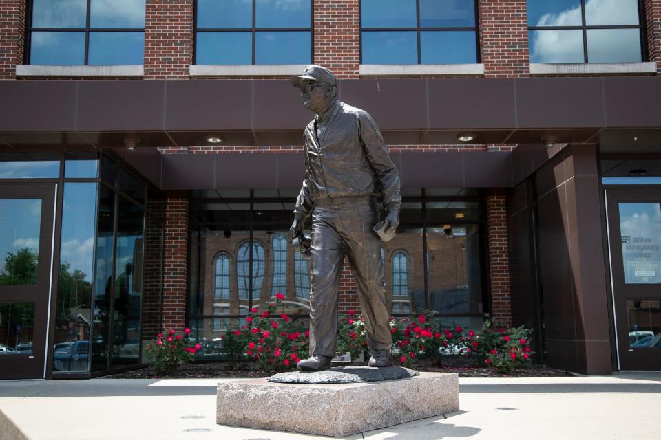 Bo Schembechler statue outside of University of Michigan's Schembechler Hall in Ann Arbor, Thursday, June 10, 2021.