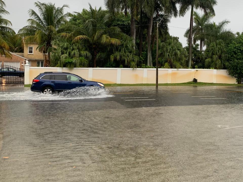Flooding at North Flagler Drive and 34th Street in West Palm Beach during the morning high tide on Nov. 5, 2021. Courtesy Carl Flick