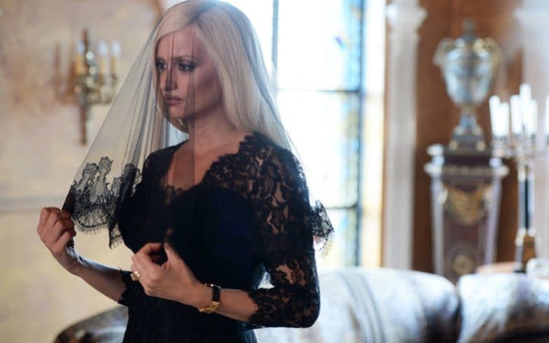 Penelope Cruz as Donatella Versace - Copyright 2017, FX Networks. All rights reserved.