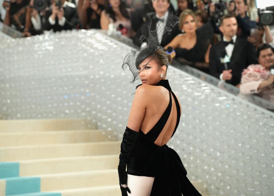 Met Gala 2024 live updates red carpet arrivals, fashion highlights