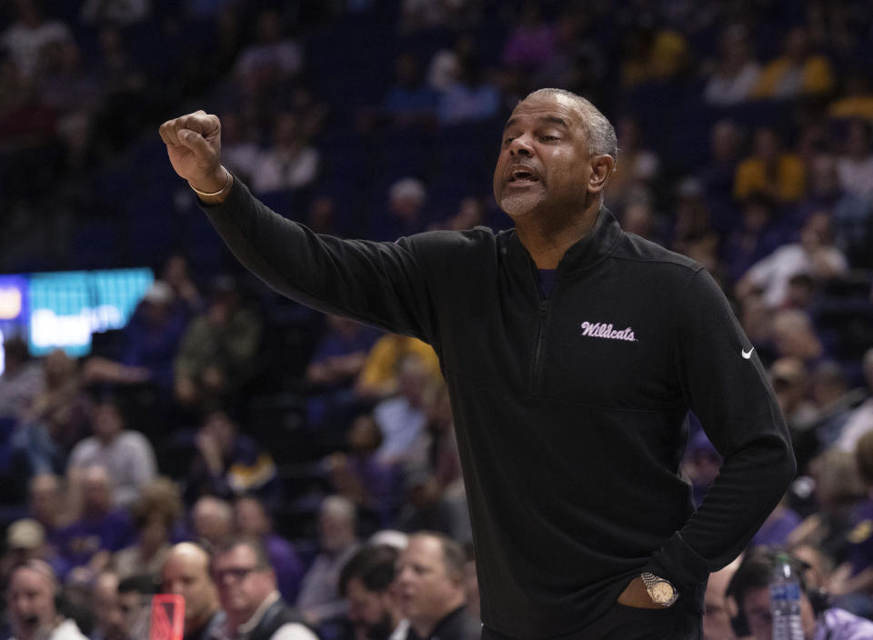 Kansas State head coach Jerome Tang instructs his team as they play LSU during an NCAA college basketball game, Saturday, Dec. 9, 2023, at the LSU PMAC in Baton Rouge, La. (Hilary Scheinuk/The Advocate via AP)