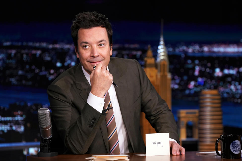 THE TONIGHT SHOW STARRING JIMMY FALLON -- Episode 1532 -- Pictured: Host Jimmy Fallon writes "Thank You Notes" on Friday, October 8, 2021 -- (Photo By: Sean Gallagher/NBC/NBCU Photo Bank via Getty Images)