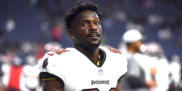 Buccaneers want WR Antonio Brown back for 2021 season