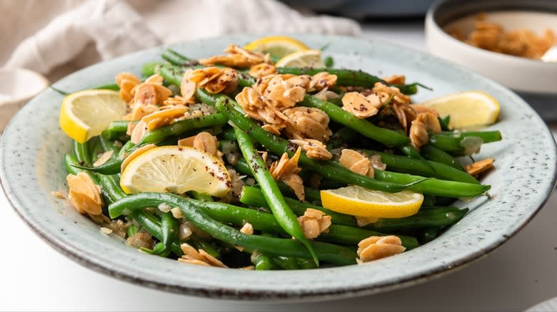 Green beans almondine