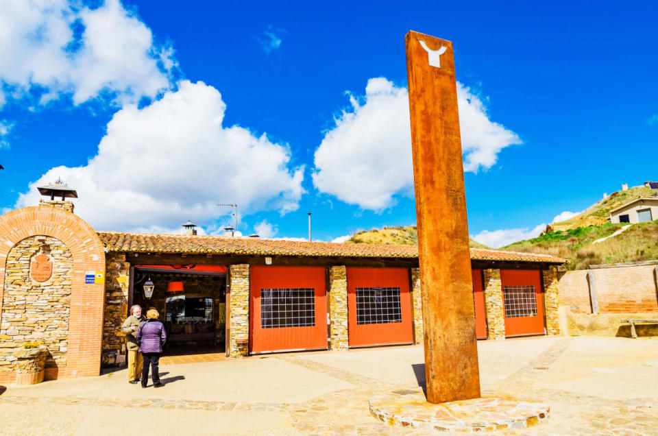 <div class="inline-image__caption"><p>Bodega El Capricho. Jiménez de Jamuz, Santa Elena de Jamuz, Leon, Castilla y Leon, Spain.</p></div> <div class="inline-image__credit">M. Ramirez/Alamy </div>