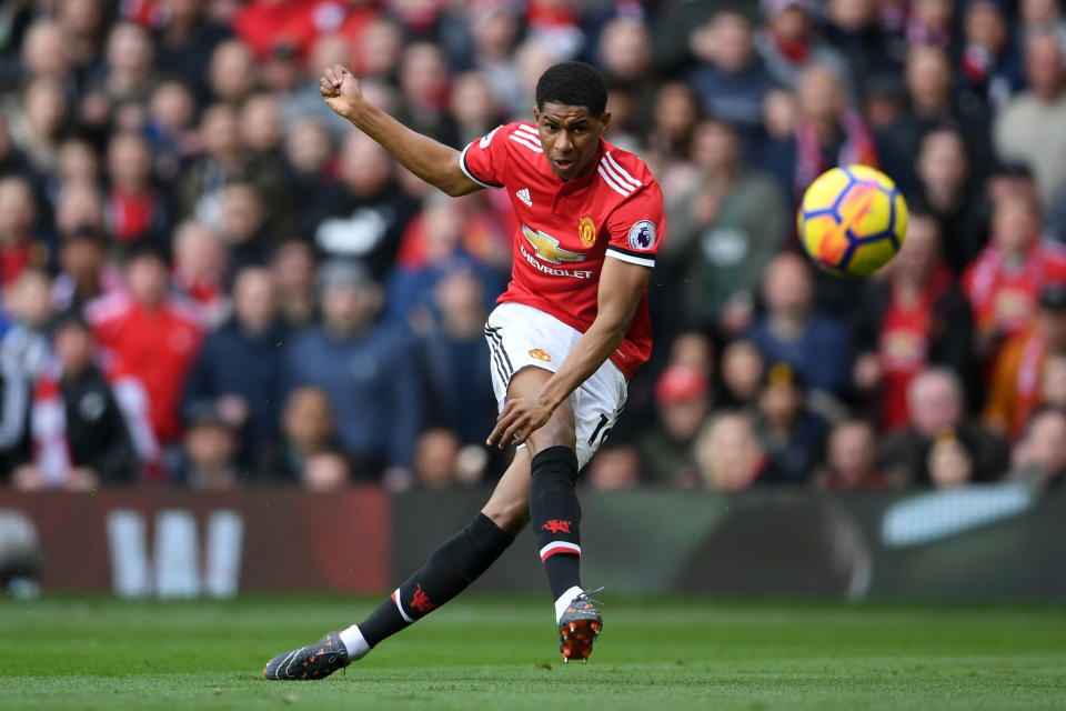 <p>Marcus Rashord puts Manchester United 1-0 ahead </p>