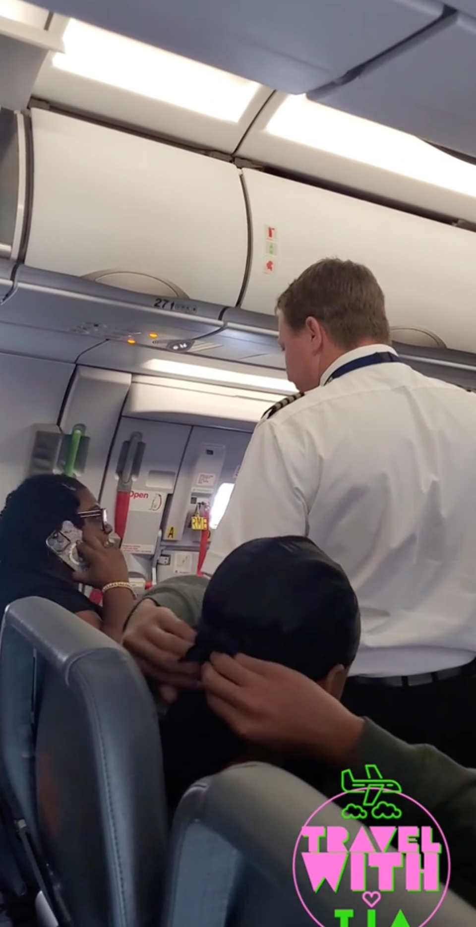 Woman who refused to comply with exit row instructions causes chaos on board (TikTok / @travelwithtia23)