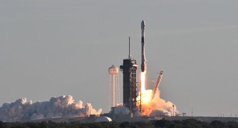 A SpaceX Falcon 9 rocket using a first stage making a record eighth flight climbs away from the Kennedy Space Center carrying a batch of 60 Starlink internet relay satellites. / Credit: William Harwood/CBS News