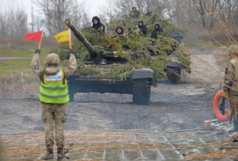 Ukrainian army holds drills in the Luhansk region