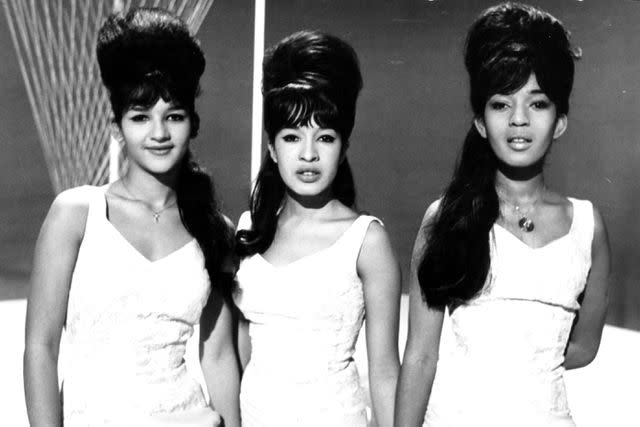 <p>Michael Ochs Archives/Getty</p> The Ronettes in 1964