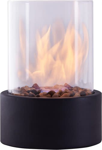 Chimenea de sobremesa Danya B. portátil para interior y exterior. (Foto: Amazon)