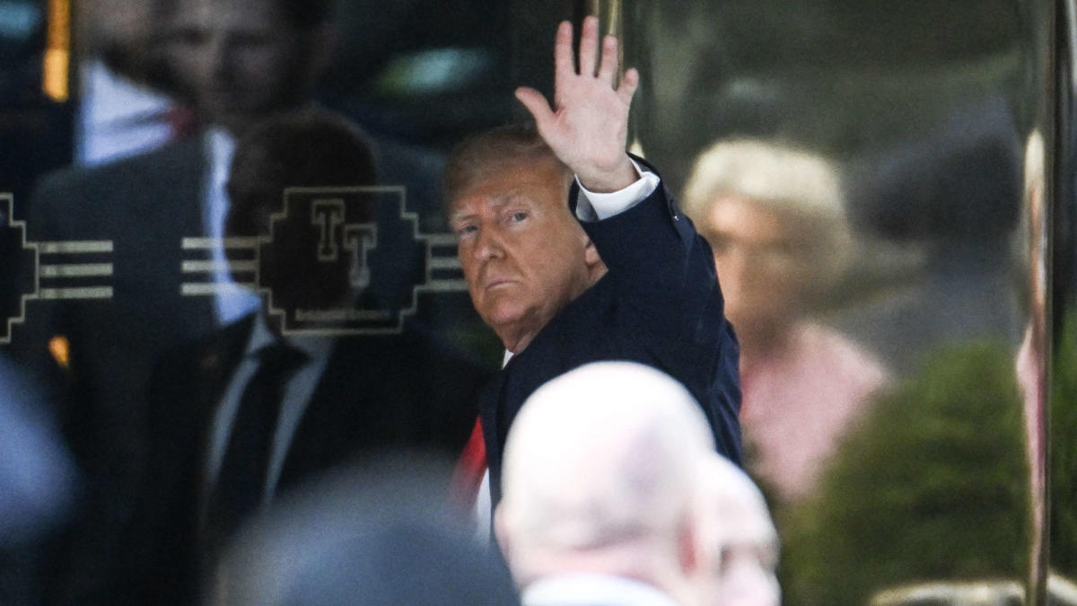 Former US President Trump Arrives in New York for Historic Court Appearance on Fraud Charges