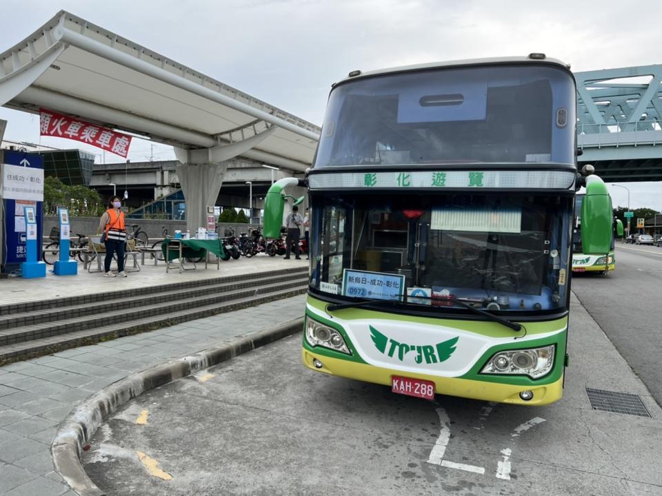 針對勞動節當天類火車僅4千人搭乘，交通部長王國材表示，會再做檢討（類火車資料照）。   圖：交通部公路總局／提供