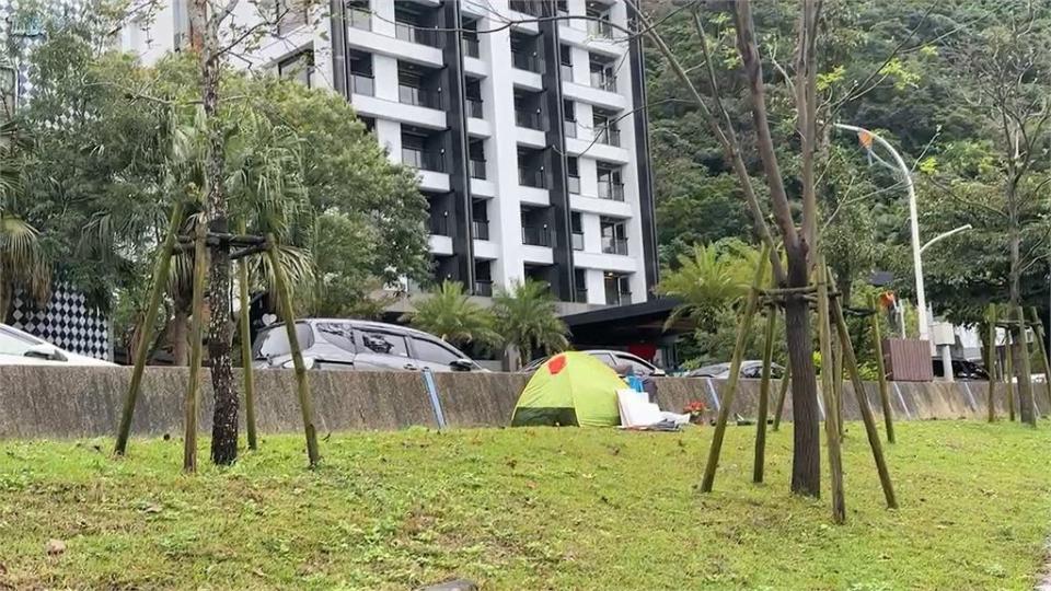 女子白米溪五星飯店旁紮營竟無「法」管　疑有金錢糾紛負氣離家