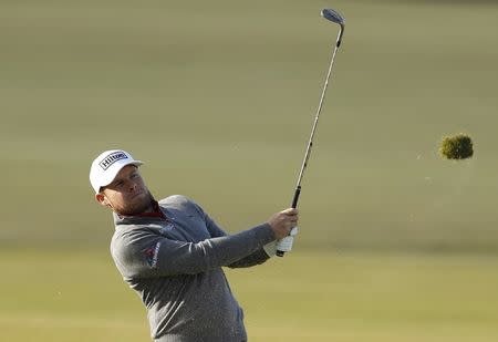 Golf Britain - Alfred Dunhill Links Championship - Old Course St. Andrews, Scotland - 8/10/16 England's Tyrrell Hatton plays his approach on the 18th hole during the third round Action Images via Reuters / Lee Smith Livepic EDITORIAL USE ONLY.