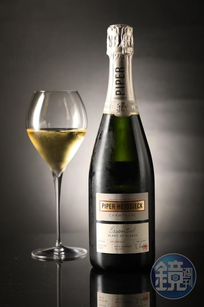 「Piper Heidsieck “Essential”, Blanc de Blanc, NV」清爽甘甜，提升醉乳鴿的鮮甜。（2,300元／瓶）