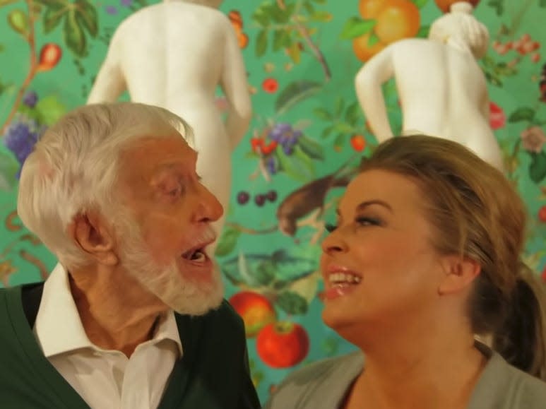 dick van dyke and arlene silver singing together in the music video for their cover of everybody loves a lover