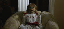 En esta imagen difundida por Warner Bros. Pictures, una escena de la película de terror "Annabelle Comes Home". (Warner Bros. Pictures vía AP)