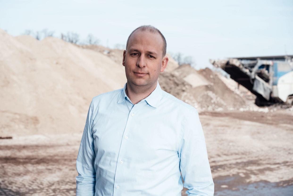 Macht Schotter mit Schotter: der Schüttflix-CEO Christian Hülsewig (35)  - Copyright: Schüttflix